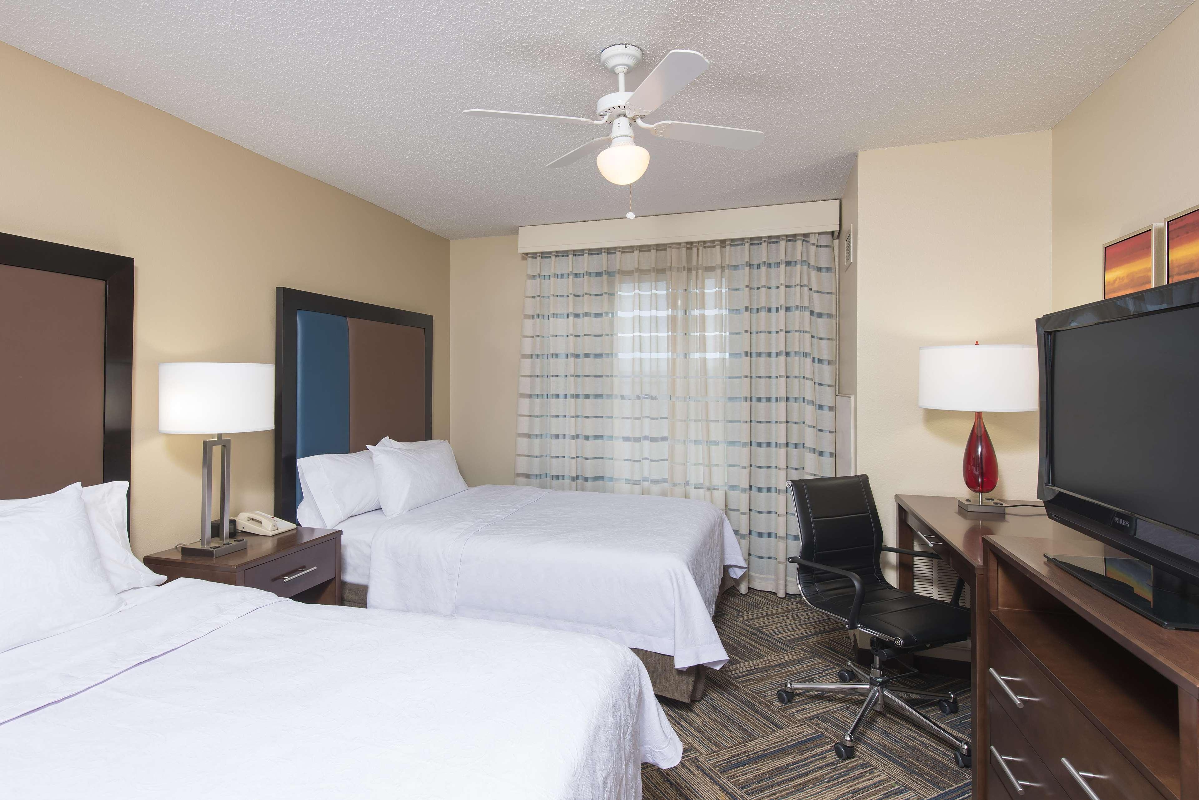 Hotel Homewood - Airport 3*