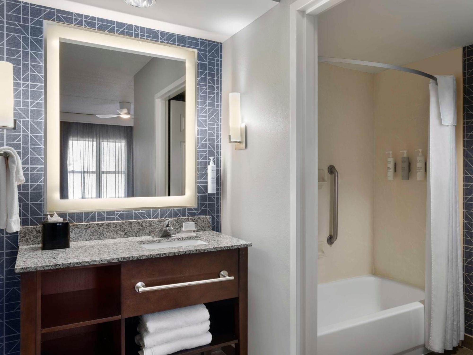 Homewood - Airport Hotel