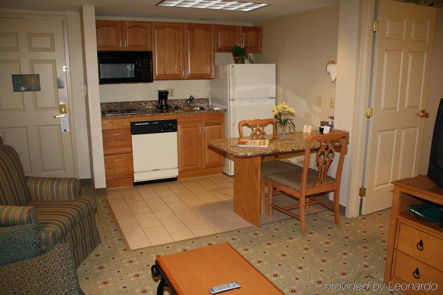 Hotel Homewood - Airport 3*