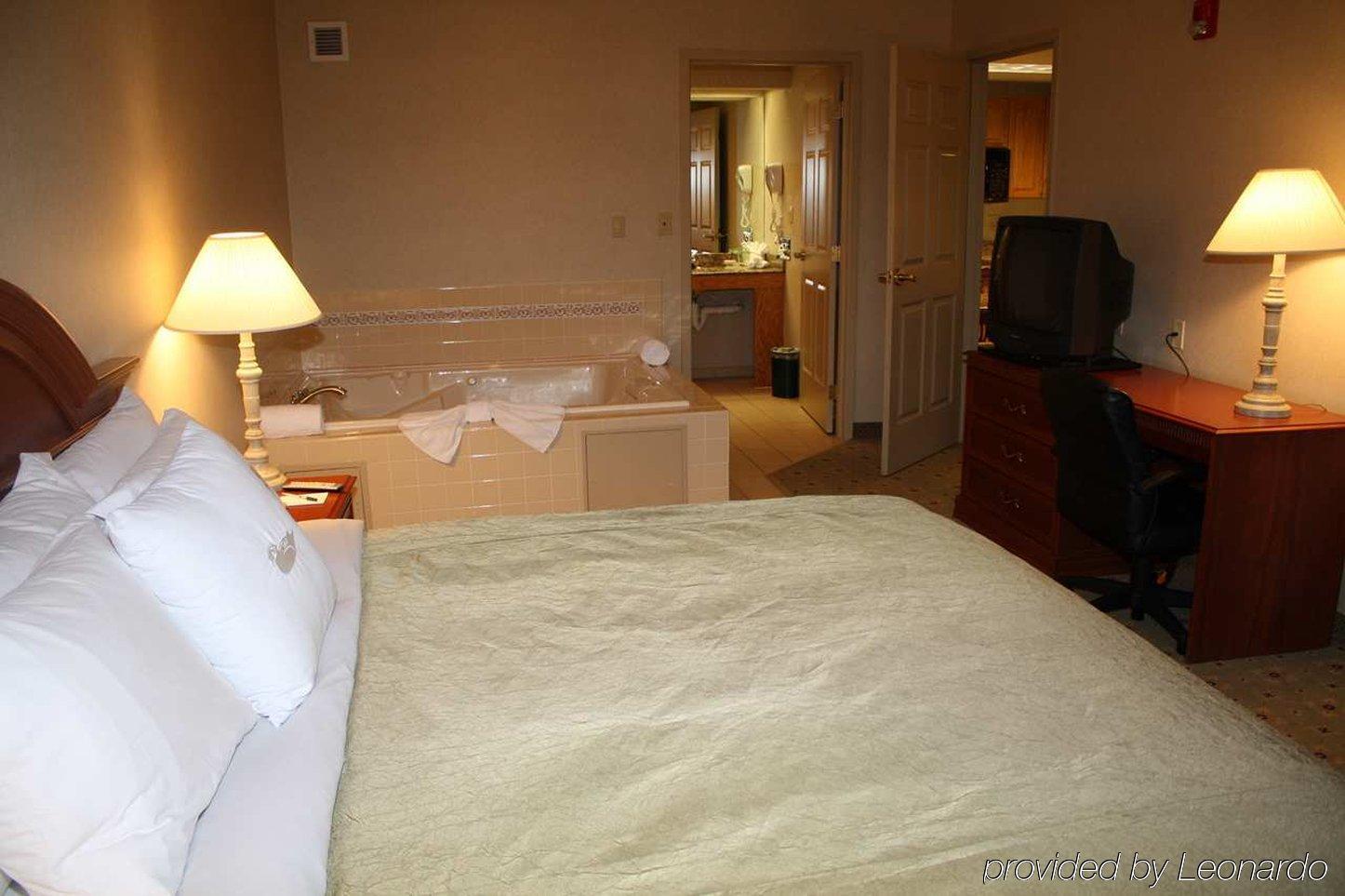 Hotel Homewood - Airport 3*